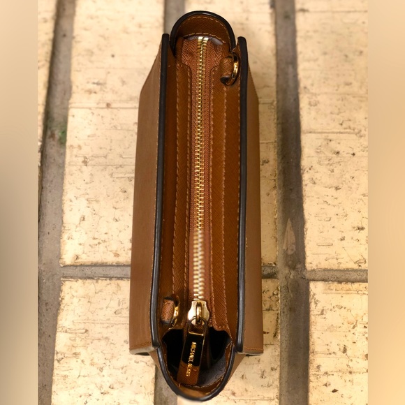 💥Moving to @the_bag_guy💥Michael Kors - Selma Mini Saffiano Leather Crossbody - Picture 12 of 13